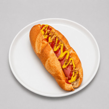 Bocadillo de Frankfurt con cebolla crujiente elaborado en Tarragona