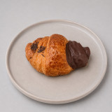 Cruasán bombo artesanal relleno de chocolate