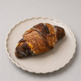 Chucho artesanal relleno de crema pastelera elaborado en Tarragona