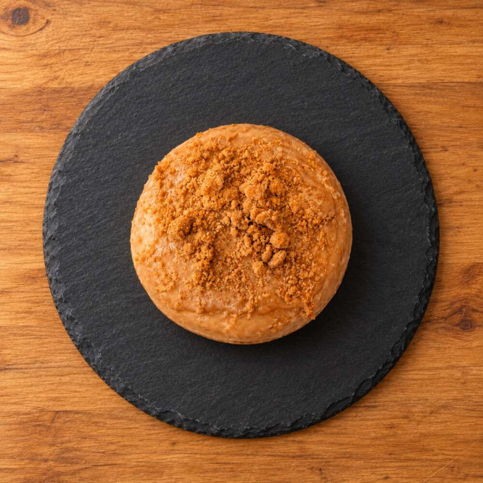 Berlina de galleta Lotus sobre pizarra