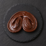 Palmerón de chocolate artesanal sobre pizarra | Tu Obrador Tarragona