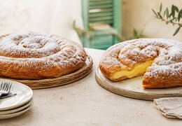 Ensaimada clásica o de crema: diferencias y cómo servirla